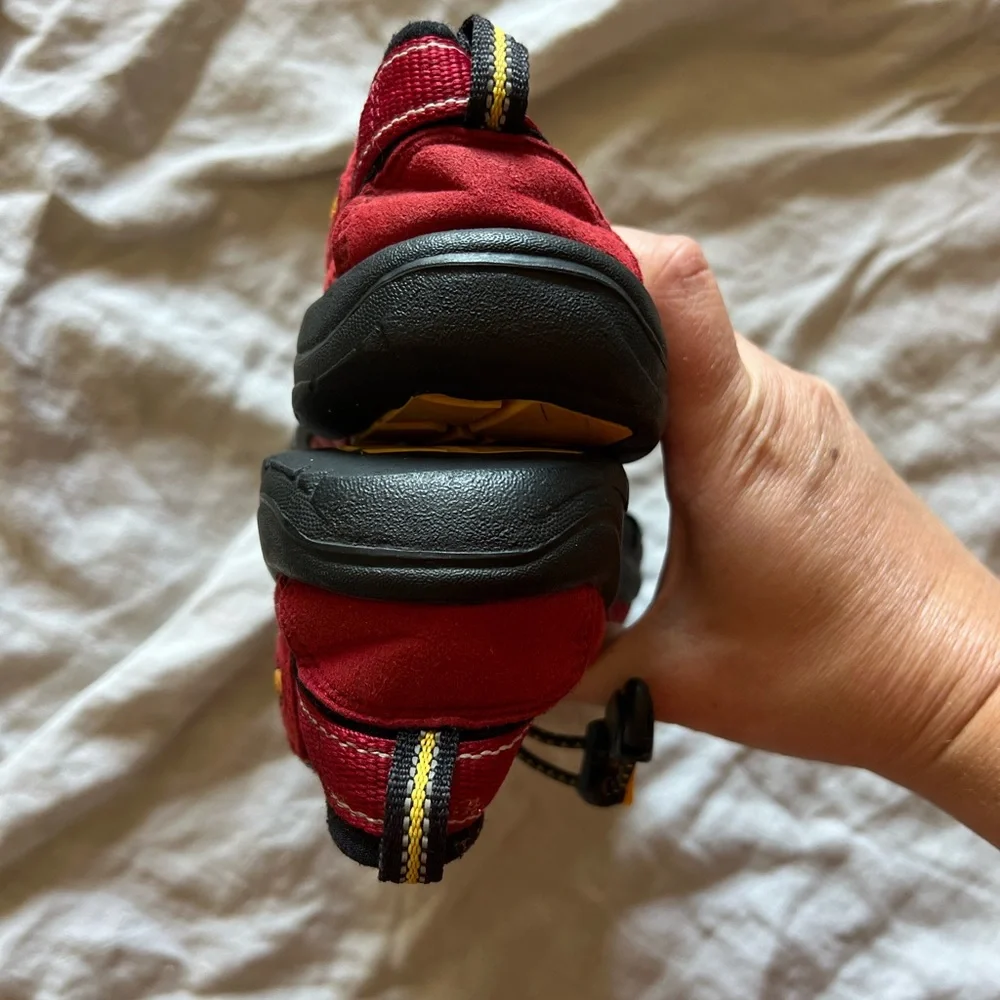 KEEN Newport H2 Kid’s Sz 2 Hiking Water Sport Sandals Red